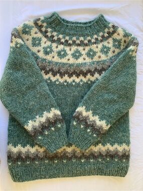 Hilda Ltd.  100% Wool Sweater